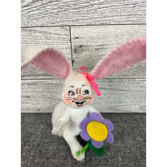 3 inch Annalee MINIATURE EASTER BUNNY White Bunny Purple Flower #202016 - Picture 2 of 7